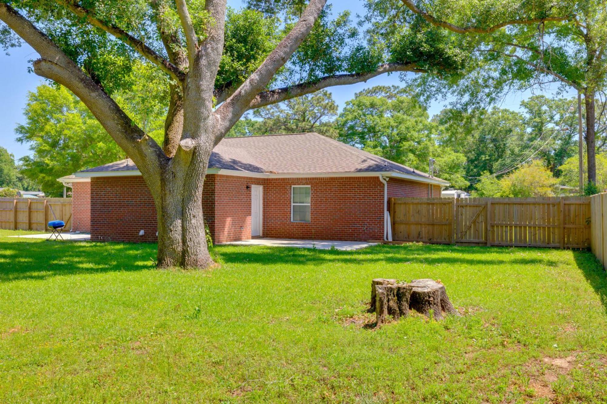 Dog-Friendly Pensacola Duplex About 7 Mi To Downtown Lägenhet Exteriör bild
